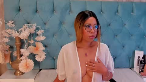 Snapshot of hannnafoxx chatting on 12-06-24, 10:27 online show from 12-06-24, 10:27