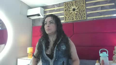 Snapshot of hanny_bliss chatting on 04-26-26, 11:19 Hanny online show from 04-26-26, 11:19