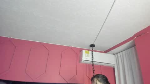 Snapshot of hanny_bliss chatting on 05-27-26, 11:18 Hanny online show from 05-27-26, 11:18