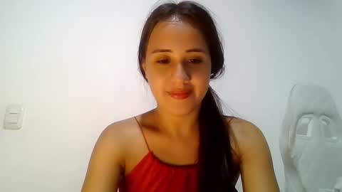Snapshot of hanny_kail chatting on 12-25-24, 12:37 hanny online show from 12-25-24, 12:37