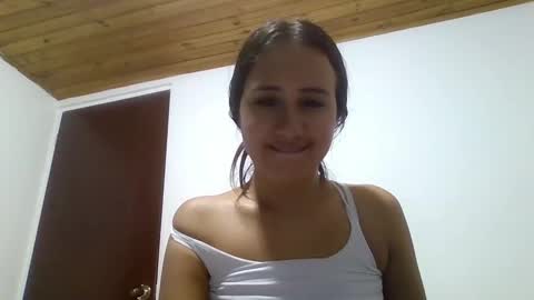 Snapshot of hanny_kail chatting on 01-17-25, 03:34 hanny online show from 01-17-25, 03:34