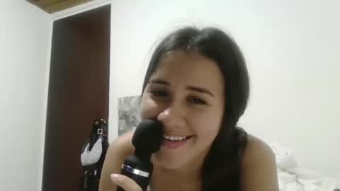 Snapshot of hanny_kail chatting on 09-17-25, 04:25 hanny online show from 09-17-25, 04:25