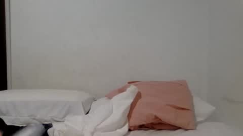 Snapshot of hanny_kail chatting on 12-01-25, 01:32 hanny online show from 12-01-25, 01:32