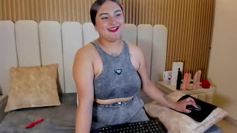 Snapshot of hanny_thomson chatting on 05-23-26, 08:46 Hanny online show from 05-23-26, 08:46