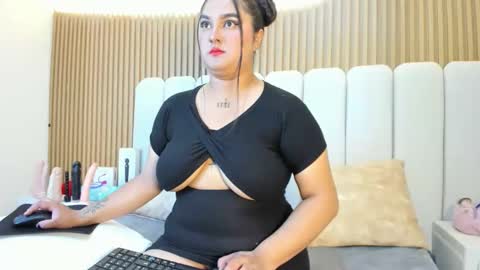 Snapshot of hanny_thomson chatting on 06-02-26, 04:14 Hanny online show from 06-02-26, 04:14