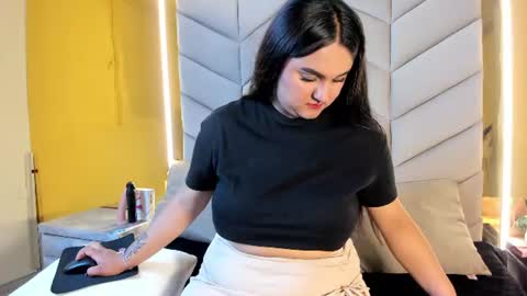 Snapshot of hanny_thomson chatting on 06-12-26, 04:00 Hanny online show from 06-12-26, 04:00