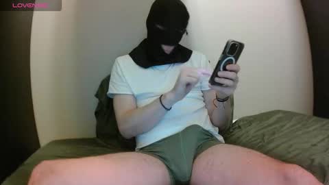 Snapshot of hansaage chatting on 10-27-25, 10:14 hansaage online show from 10-27-25, 10:14