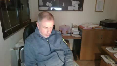 Snapshot of hanscooper chatting on 12-10-24, 04:17 hanscooper online show from 12-10-24, 04:17