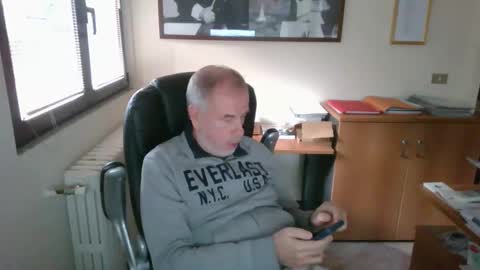 Snapshot of hanscooper chatting on 10-22-25, 02:06 hanscooper online show from 10-22-25, 02:06