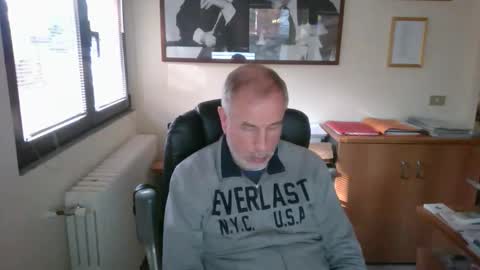 Snapshot of hanscooper chatting on 10-24-25, 02:02 hanscooper online show from 10-24-25, 02:02