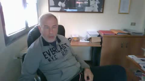 Snapshot of hanscooper chatting on 10-25-25, 11:51 hanscooper online show from 10-25-25, 11:51