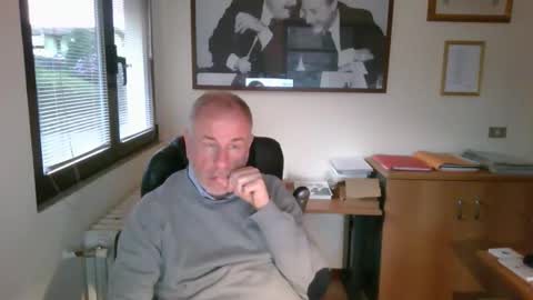 Snapshot of hanscooper chatting on 11-10-25, 03:33 hanscooper online show from 11-10-25, 03:33