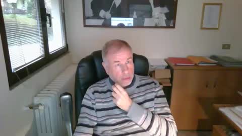 Snapshot of hanscooper chatting on 11-24-25, 03:01 hanscooper online show from 11-24-25, 03:01