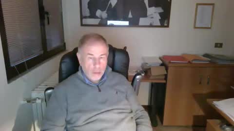 Snapshot of hanscooper chatting on 11-27-25, 03:58 hanscooper online show from 11-27-25, 03:58