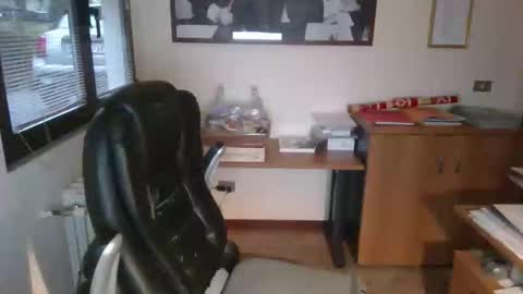 Snapshot of hanscooper chatting on 12-17-25, 03:51 hanscooper online show from 12-17-25, 03:51