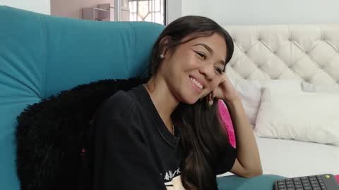 Snapshot of hantonella chatting on 02-17-25, 06:04 Anto online show from 02-17-25, 06:04