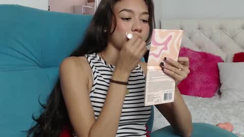 Snapshot of hantonella chatting on 03-08-25, 03:35 Anto online show from 03-08-25, 03:35