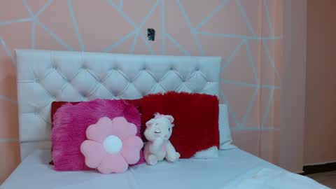 Snapshot of hantonella chatting on 09-13-25, 07:35 Anto online show from 09-13-25, 07:35