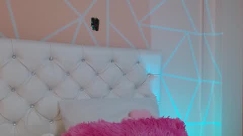 Snapshot of hantonella chatting on 10-08-25, 06:16 Anto online show from 10-08-25, 06:16