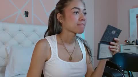 Snapshot of hantonella chatting on 10-13-25, 08:09 Anto online show from 10-13-25, 08:09