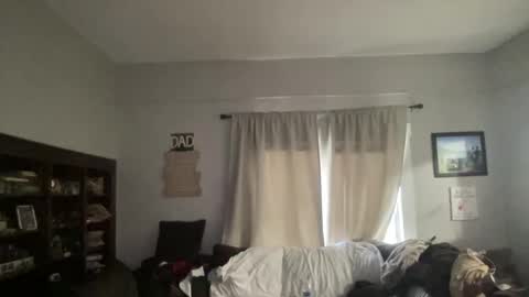 Snapshot of happilymarr1ed chatting on 11-30-25, 04:44 DadBod online show from 11-30-25, 04:44