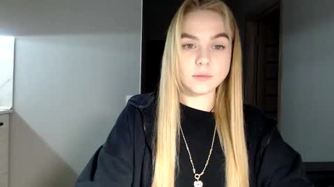 happy_fox_ online show from 12-05-24, 11:07