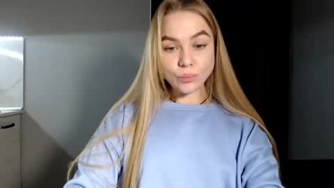 happy_fox_ online show from 12-25-24, 09:43