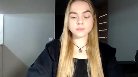 happy_fox_ online show from 01-22-25, 09:21