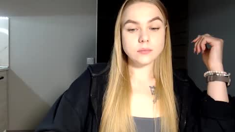 happy_fox_ online show from 02-17-25, 04:15