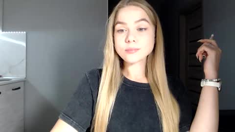 happy_fox_ online show from 10-13-25, 07:36