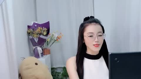 Snapshot of happyflower802318 chatting on 04-21-26, 03:50 Daisy online show from 04-21-26, 03:50