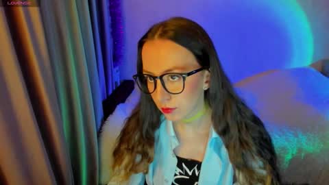 Stephanie online show from 10-19-25, 05:57