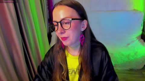 Stephanie online show from 11-27-25, 05:37