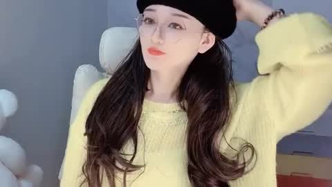 Snapshot of happysweetie168 chatting on 12-12-24, 03:21 Daisy online show from 12-12-24, 03:21