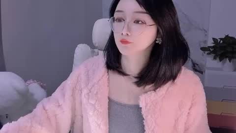 Snapshot of happysweetie168 chatting on 01-18-25, 03:05 Daisy online show from 01-18-25, 03:05