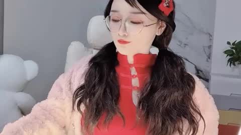 Snapshot of happysweetie168 chatting on 02-15-25, 04:45 Daisy online show from 02-15-25, 04:45