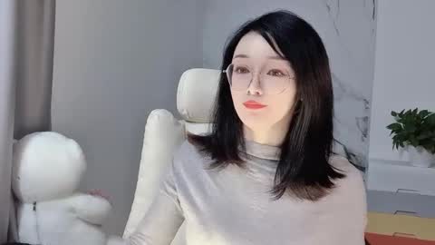 Snapshot of happysweetie168 chatting on 02-27-25, 05:04 Daisy online show from 02-27-25, 05:04