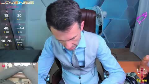 Snapshot of hard_and_juici chatting on 07-18-26, 09:35 Steve online show from 07-18-26, 09:35