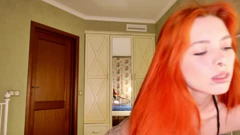 Snapshot of hard_candy_gang chatting on 06-05-26, 06:02 Molly and BaldMan online show from 06-05-26, 06:02