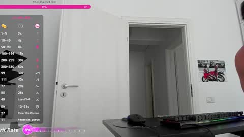 Snapshot of hard_chriss chatting on 06-12-26, 08:57 Hard Cock online show from 06-12-26, 08:57