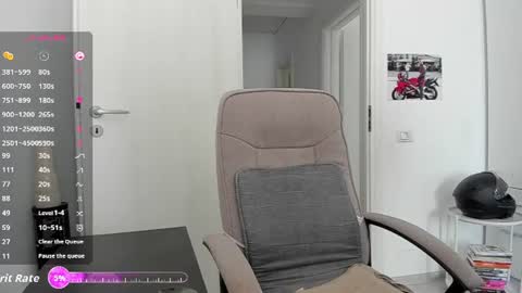 Snapshot of hard_chriss chatting on 06-29-26, 05:57 Hard Cock online show from 06-29-26, 05:57