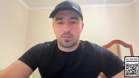 Snapshot of hard_to_obey chatting on 12-05-25, 08:16 Vadim online show from 12-05-25, 08:16