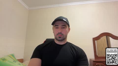 Snapshot of hard_to_obey chatting on 12-19-25, 06:15 Vadim online show from 12-19-25, 06:15