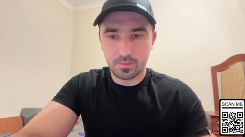 Snapshot of hard_to_obey chatting on 01-14-26, 05:29 Vadim online show from 01-14-26, 05:29