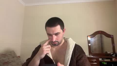 Snapshot of hard_to_obey chatting on 02-18-26, 05:53 Vadim online show from 02-18-26, 05:53