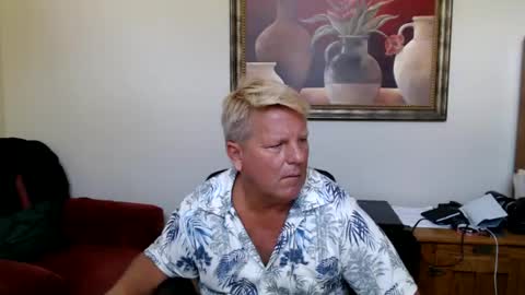 Snapshot of hardblondcouplehawaii chatting on 07-12-26, 07:49 Steele and Cassie online show from 07-12-26, 07:49