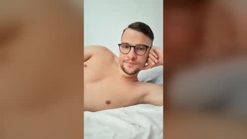 Snapshot of hardboylovemilfmoom chatting on 07-26-26, 04:36 hardboylovemilfmoom online show from 07-26-26, 04:36