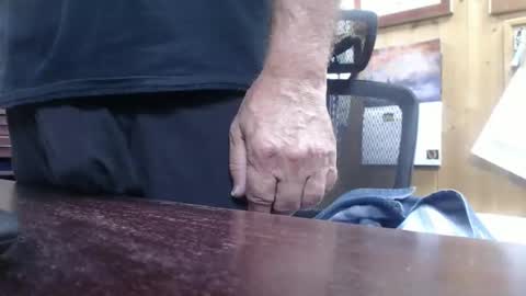 Snapshot of hardbuns chatting on 10-30-25, 08:38 Brad online show from 10-30-25, 08:38