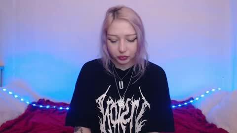 Snapshot of hardcore_x chatting on 11-25-25, 10:21 Emily online show from 11-25-25, 10:21