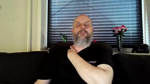 MrLazy online show from 04-16-26, 05:47